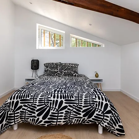 וילה Alma סניוס